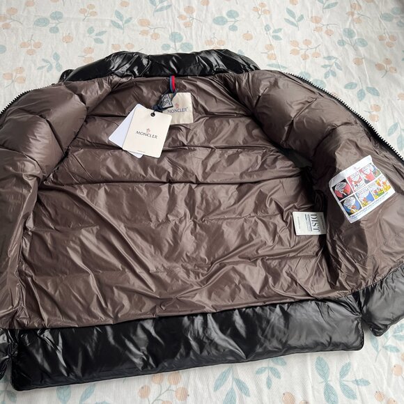 Moncler Women's Black Down Vest - Picture 5 of 8